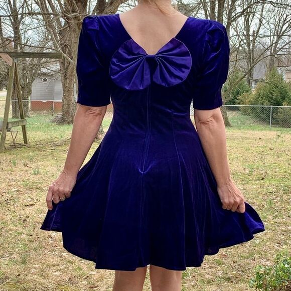 Vtg 80s/90s blue velvet  bow on back party dress - Picture 2 of 7